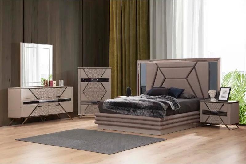 Geometric Accents Bedroom Set In River Sand Finish / Lixra