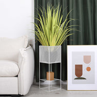 Modern Charismatic Metallic Floor Vase / Lixra